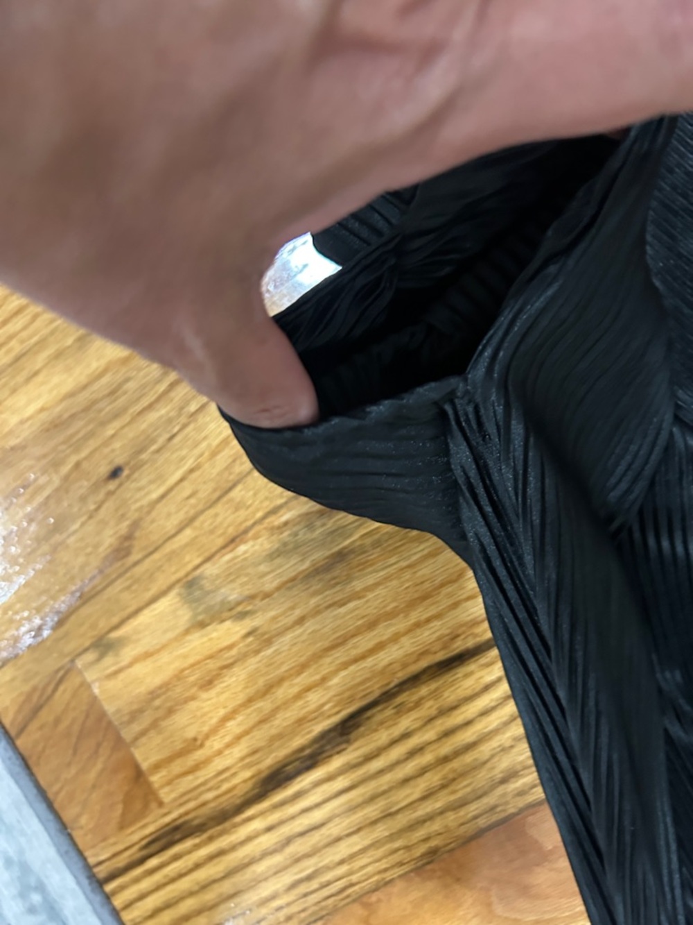Gilli Black Pleated Wide-Leg Pants - Picture 6 of 6